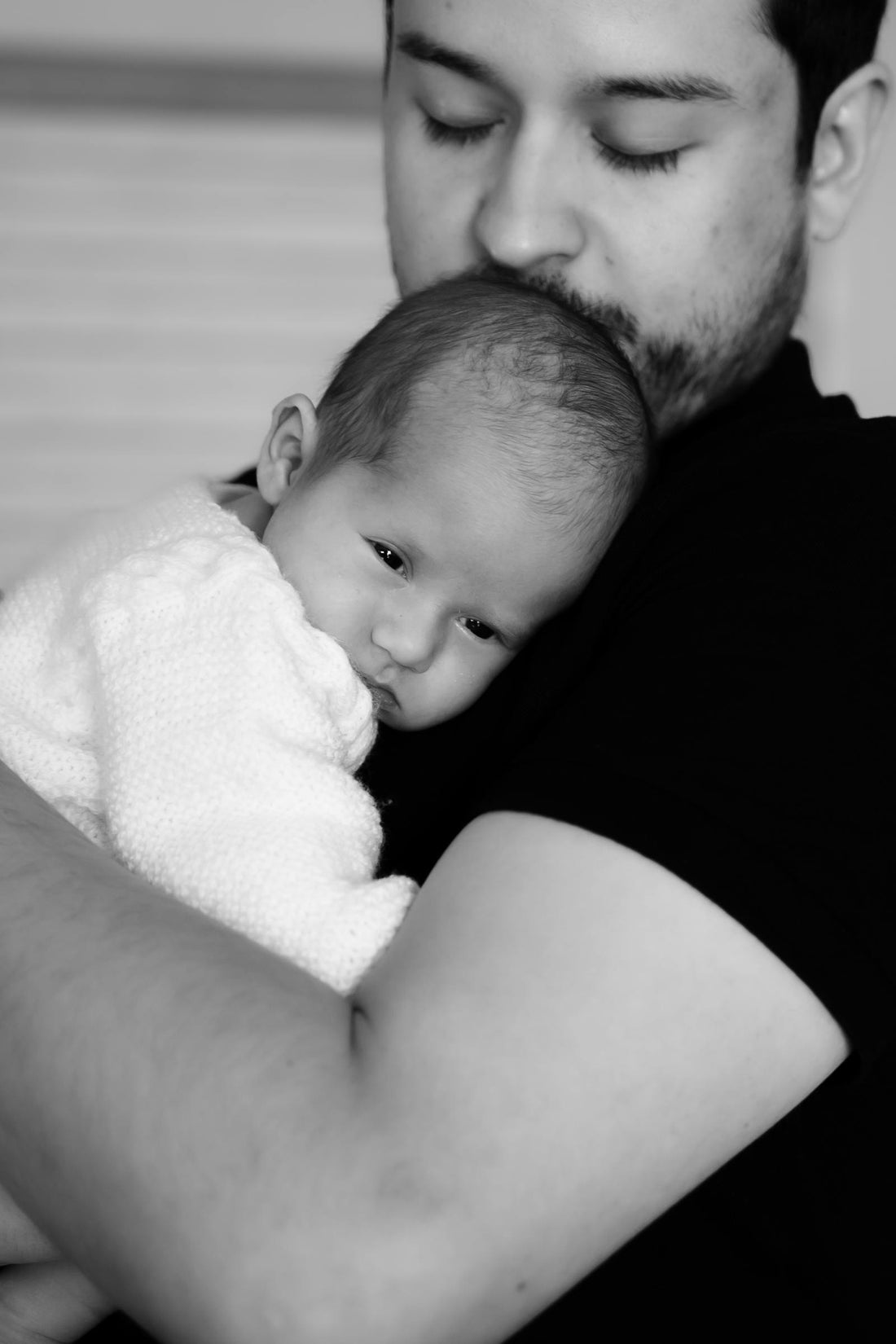 Père portant son bébé, guide du portage